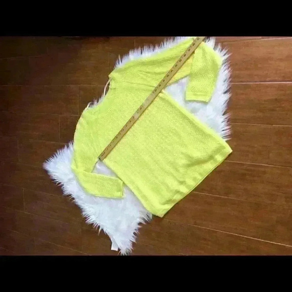 Lemon Lime Sweater Acrylic Size Medium - Picture 3 of 6